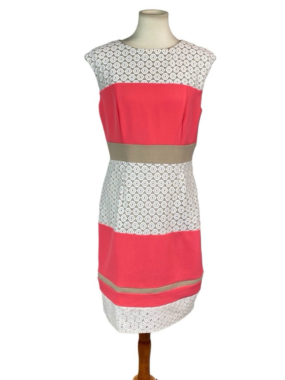 NWOT STUDIO ONE Elegant Lace Detailed Dress, Zipper Back, Sleeveless Fitted